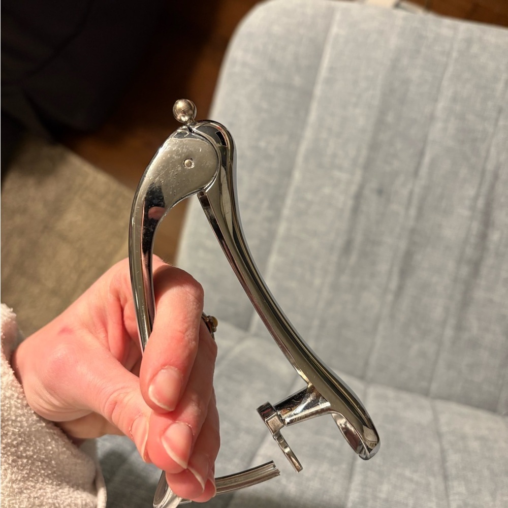PAMPERED CHEF STAINLESS CHERRY OLIVE PITTER - Picture 3 of 11